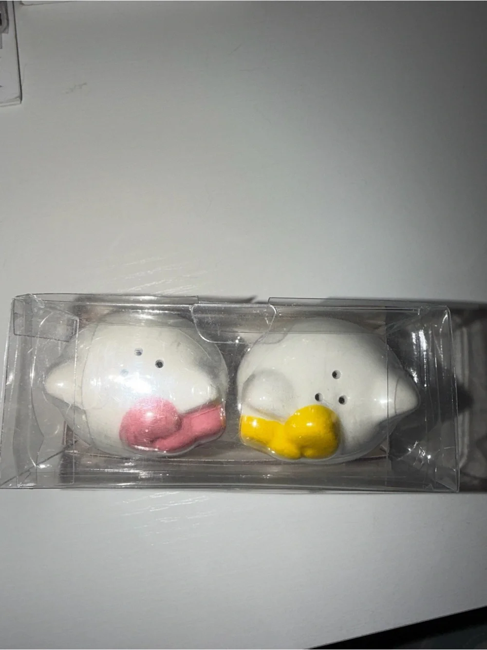 Hello kitty and sister salt and pepper set